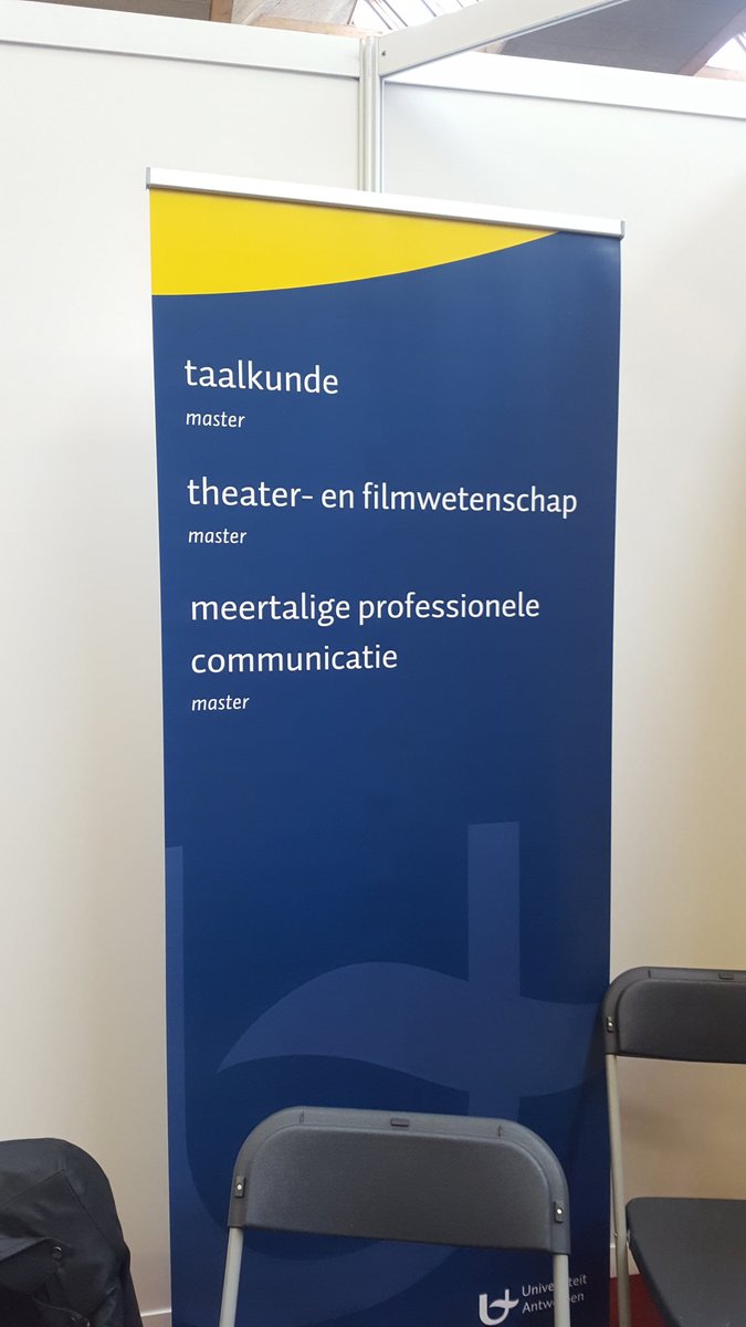 shaun2407's tweet photo. Helping students pick out their master! #opencampusdag #masterMPC #UA https://t.co/AeLBEJmseF