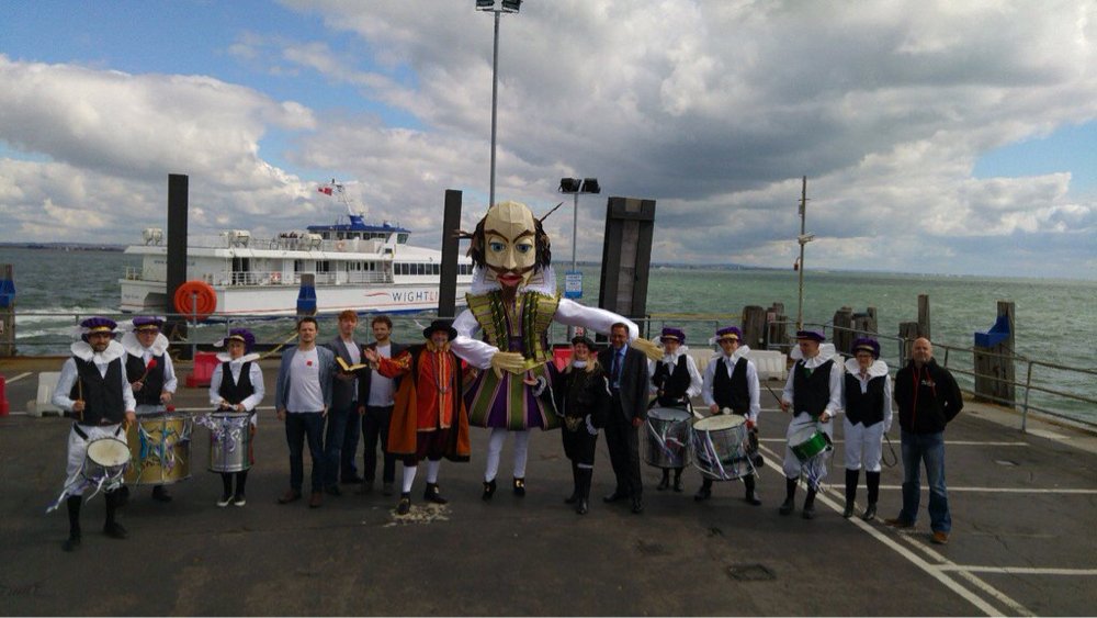 wightlinkferry's tweet image. The @NewCarnivalCo celebrating #thebard #Shakespeare400 #shakespeare16 at Ryde pier this morning! 📷 @grahamreading