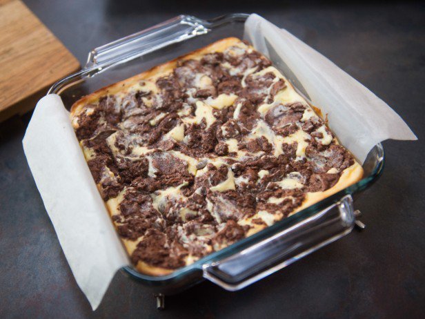 CookingChannel's tweet photo. .@LaurasKitchen makes A+ cheesecake brownies on #SimplyLaura @ 11:30amET. More recipes here: https://t.co/q7Jqz4rFuH https://t.co/AS9N73izuY