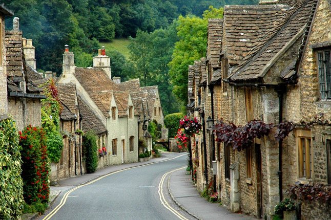 WeMeanEnglish's tweet photo. Cotswolds.

#AmazingBritain https://t.co/UMpTJixwGp