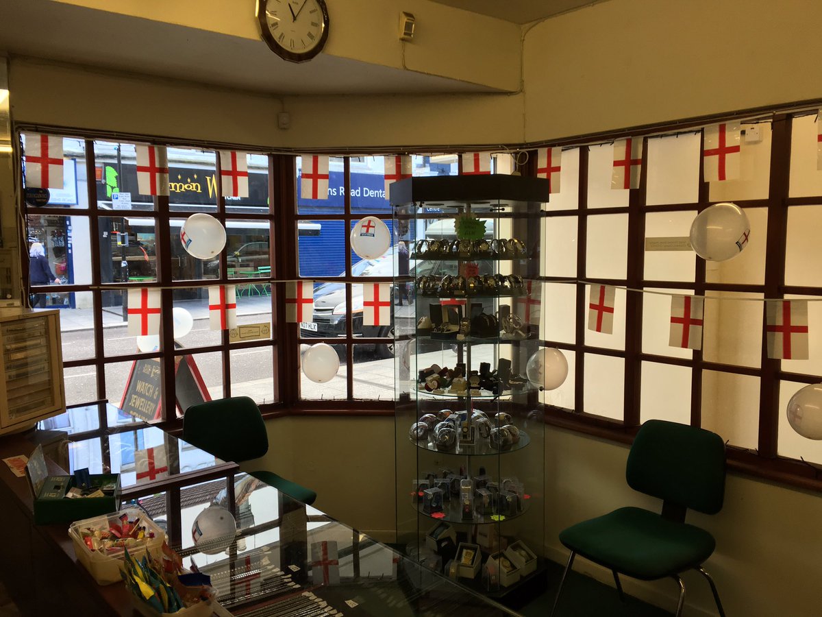 mummykard's tweet photo. @royalsshopping #southend #QueensRoad #WatchRepairs #JewelleryRepairs #Batteries #SweetsForKids #StGeorgesDay https://t.co/M9HQBqoYDf