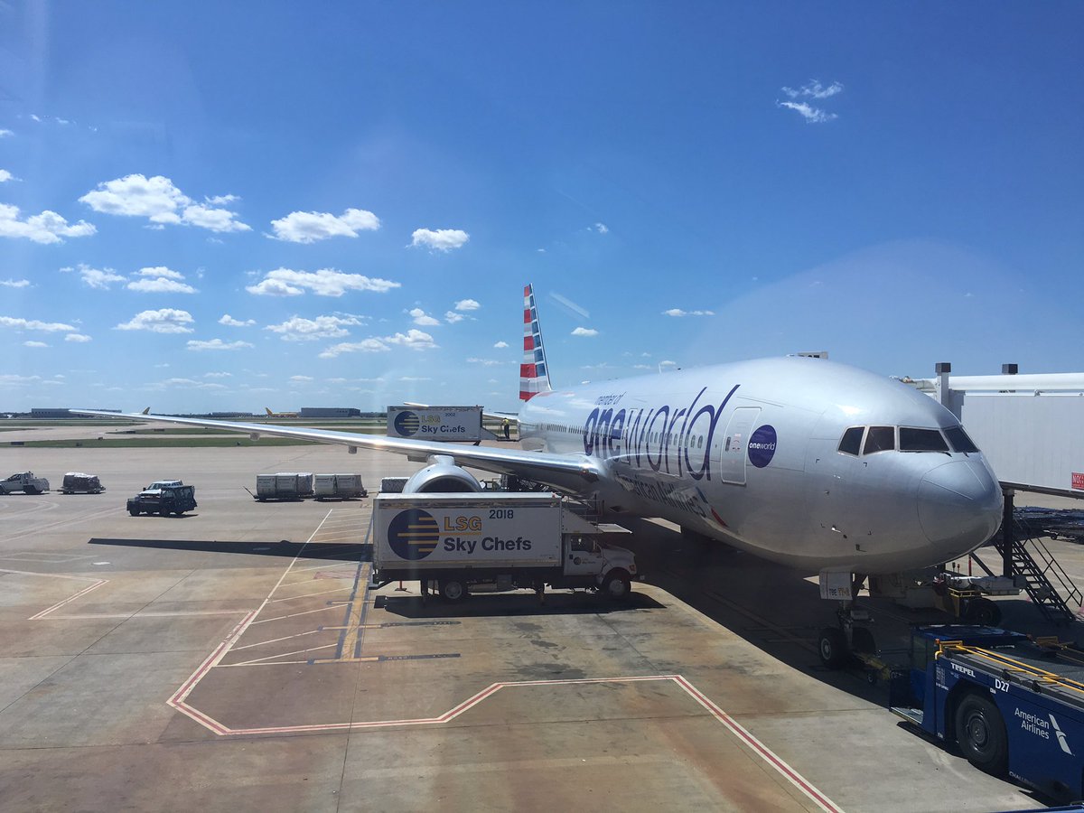 YanL's tweet photo. What a beautiful day in Dallas @AmericanAir https://t.co/LV3R0PJmcn