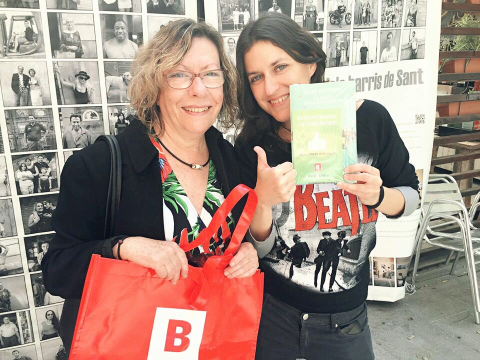 Marta MTK (@martamtk) on Twitter photo L'hem trobat al carrer Jaume Giralt, on era la casa de Maragall. Alan Bennett, quin llibre més xulo! #SantJordiBTV L'hem trobat al carrer Jaume Giralt, on era la casa de Maragall. Alan Bennett, quin llibre més xulo! #SantJordiBTV