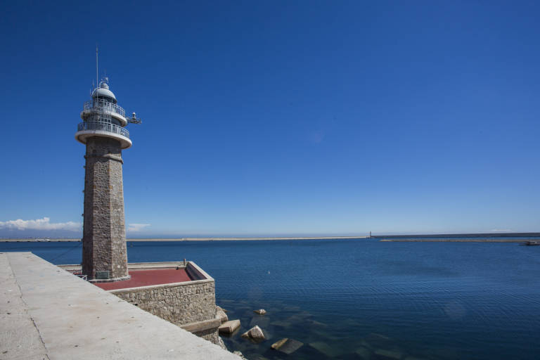 La leyenda del viejo faro de Valencia. Por <a href="/vicentmolins/">Vicent Molins</a> buff.ly/1SiU7dh