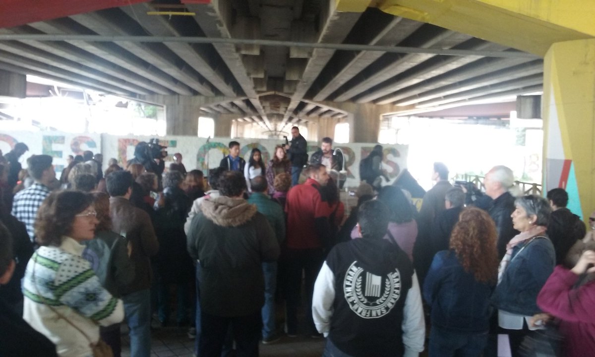 JMD_villaverde's tweet photo. Festivalito de autoedición. Disfrutando en #sancris #autobarrios lo escuchas en @Omc_Radio :) https://t.co/sW6c3w1VbY