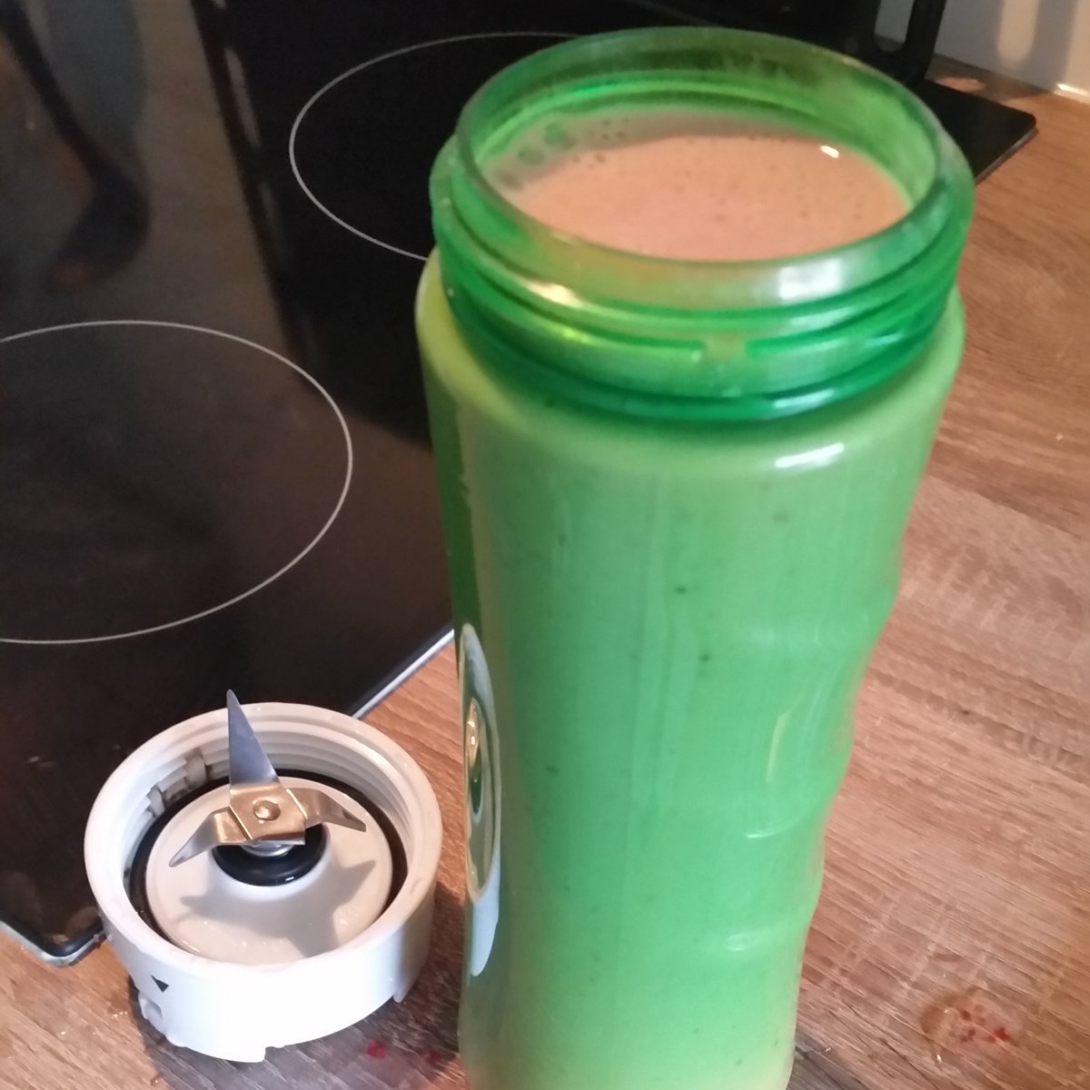 Project50weight's tweet photo. I love having smooties for breakfast #weightlossjourney #weightloss #Smoothie #breakfast #gethealthy #getfit https://t.co/4MvSDtrPAy