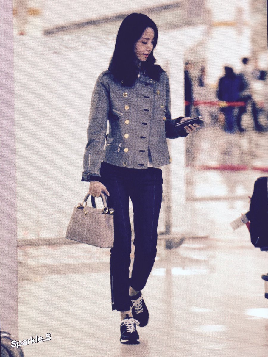 [PIC][23-04-2016]YoonA trở về Hàn Quốc vào chiều nay CguF90DUoAQFUbl