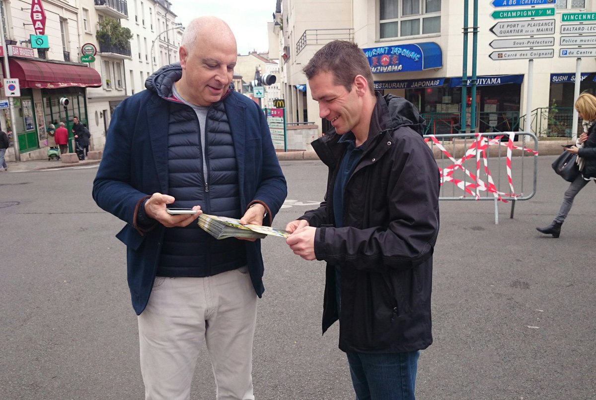 christopheip's tweet photo. Tractage matinal à Nogent-sur-Marne pour notre candidat @BrunoLeMaire #AvecBLM https://t.co/87d6waaWbJ