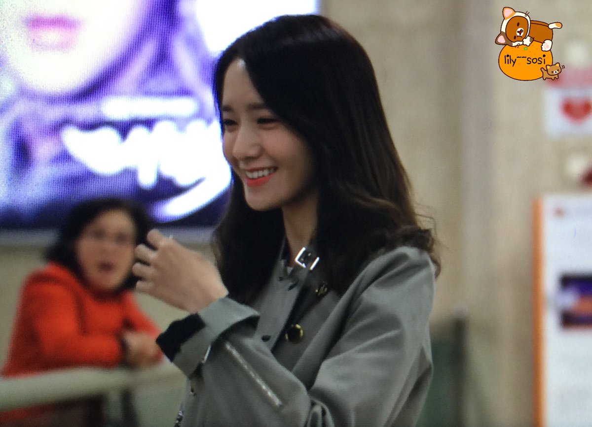 [PIC][23-04-2016]YoonA trở về Hàn Quốc vào chiều nay CguGrLFVEAAxV6o