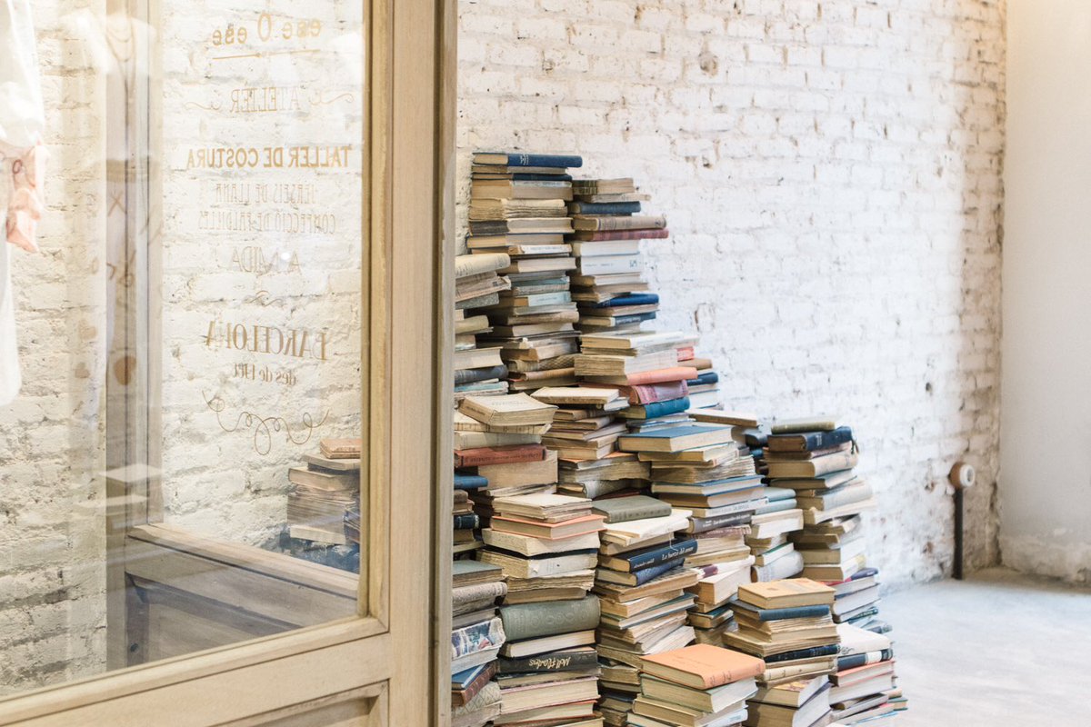 modaeseoese's tweet image. Feliç Dia de #SantJordi 📚 #eseoesesantjordi #DiaDelLibro #SantJordi2016