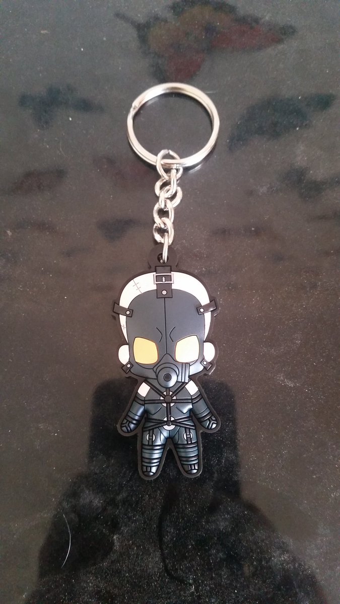 N_Tail's tweet photo. Bought myself a mini version of myself for my keys :3 #MiniMantis #MetalGearSolid #PsychoMantis #MetalGear https://t.co/6rFEa0AYdP