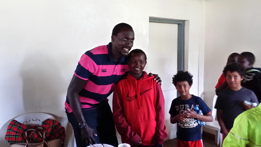 OngwenMartin's tweet photo. #KenyanLegends #Kenya7s after the presentations. #motivating our kids to play #physiotales #excerciseworks https://t.co/6lw615IR8S