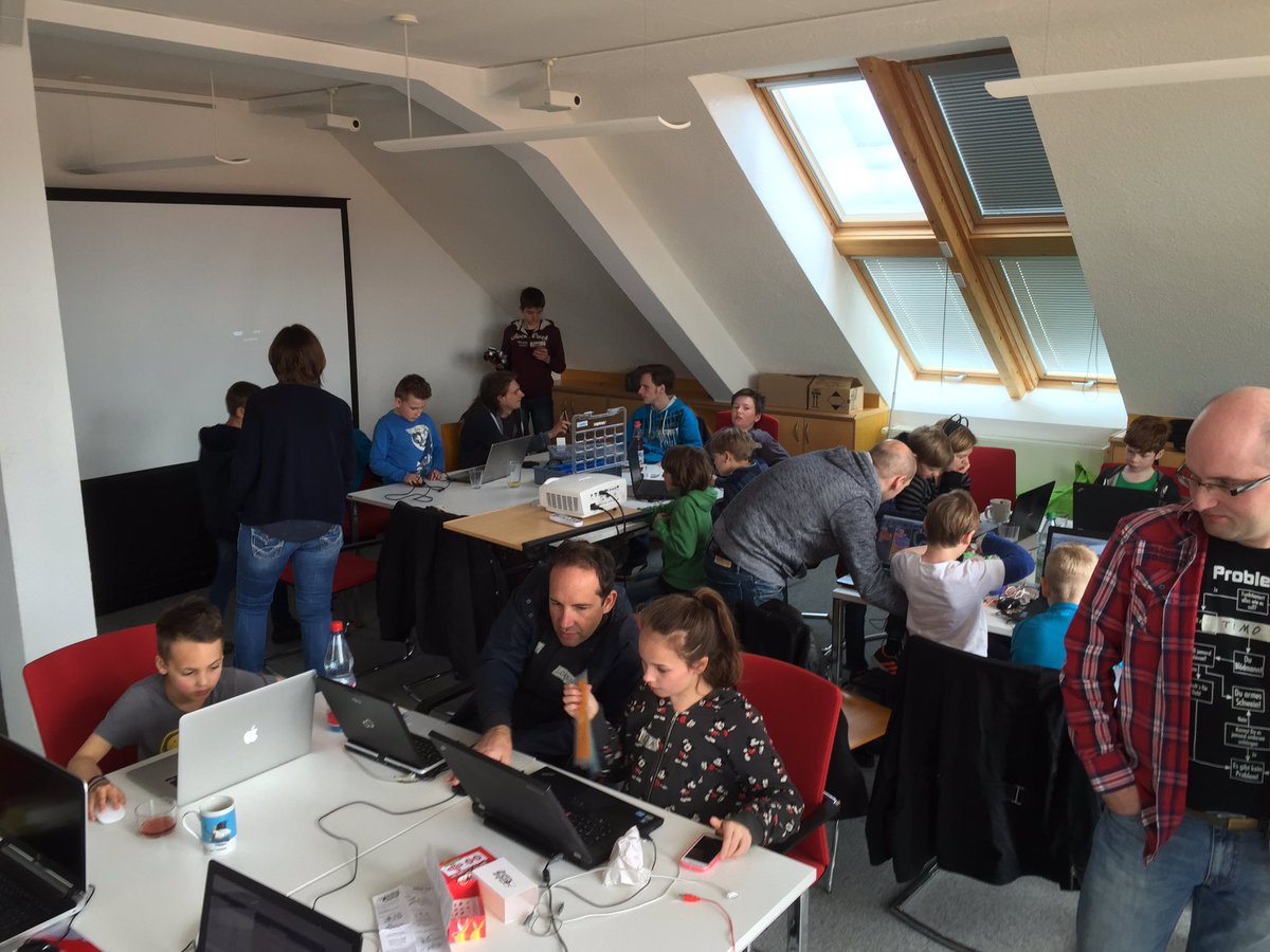 tropicice's tweet image. Coder Dojo Kassel #cdks, wie immer eine klasse Sache für die Kids