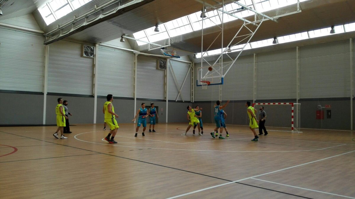 InfoASDFGH's tweet photo. Descanso en la segunda semifinal Plata @AloveraCB 39 - CB Iriepal 29 #final4ASDFGH #estaligamola https://t.co/YBP8zWGLRX