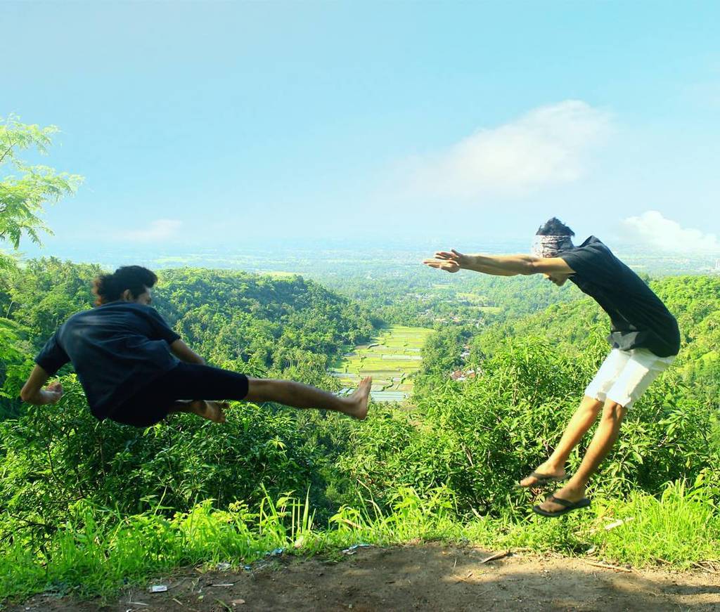 lombokfoto's tweet image. Tendangan Maut
#ikece #levitation_01 by al_bievie #lombokfoto