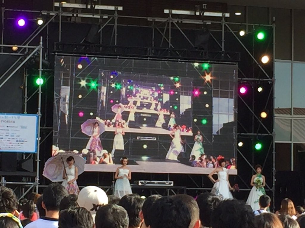 Yama_ayaka's tweet photo. お疲れ様でした☺︎
YOKANGさんのドレス、
とても素敵でした(*^^*)

ありがとうございました！ https://t.co/pxBN5eyuZV