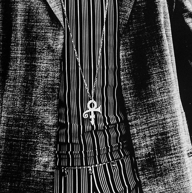 Housequake's tweet photo. Photo by Anton Corbijn. https://t.co/g73PlJJxD0 https://t.co/pivwUuWp05