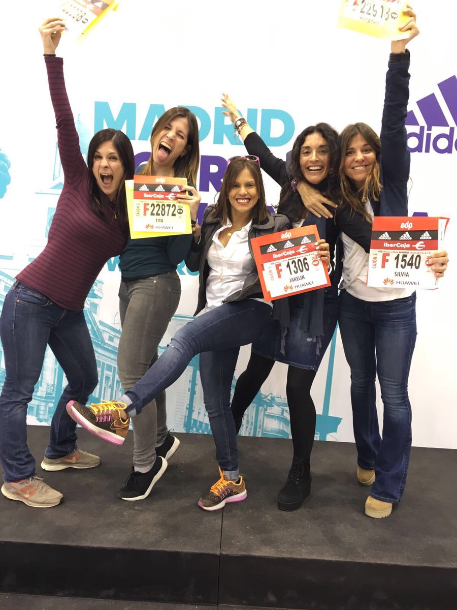 Jakelinroach's tweet photo. #WHYIRUNMADRID team Barcelona en Madrid!! https://t.co/MTIKaJXZpU