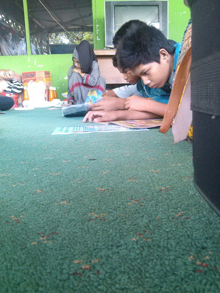 Selamat Hari Buku
teruslah temukan buku-buku yg menerangi hidupmu
#worldbookday #balikpapanmenyala #indonesiamenyala