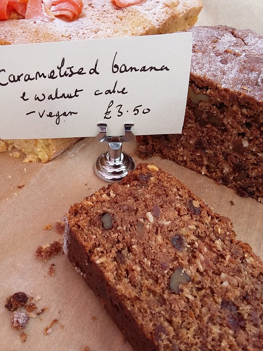 growcomm's tweet photo. Love Cake &amp; Company display at #farmersmarket #stokenewington today @stokeybites https://t.co/lNEZiNGncs
