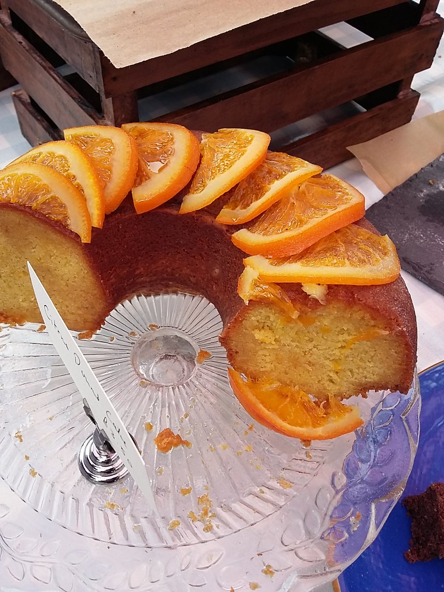 growcomm's tweet photo. Love Cake &amp; Company display at #farmersmarket #stokenewington today @stokeybites https://t.co/lNEZiNGncs