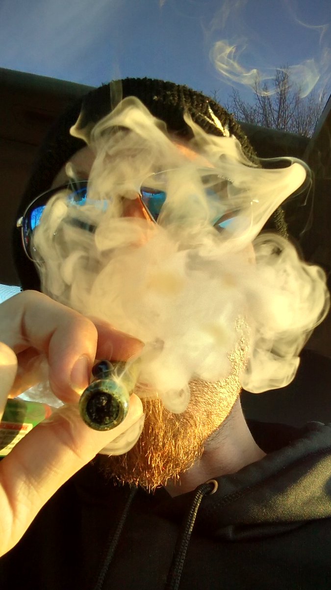 BRad_4_20's tweet photo. Just 1 more rip before walking into work!
๐โ๐๐จ๐จ๐จ
#HighBoss #ProductivePotHead
#MarijuanaMotivated #StonerLife https://t.co/nprE0KjI1l