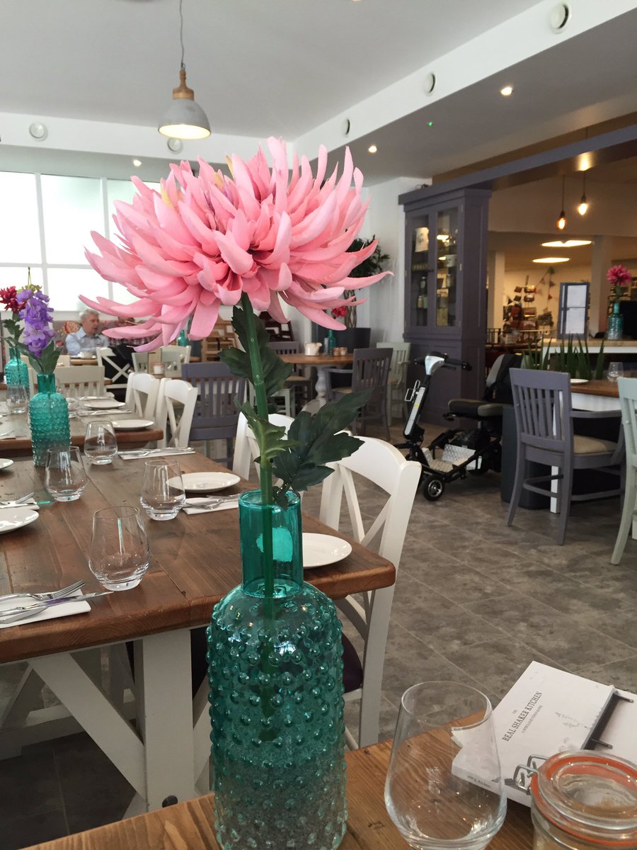 hang-out.com/Oxted tweet media