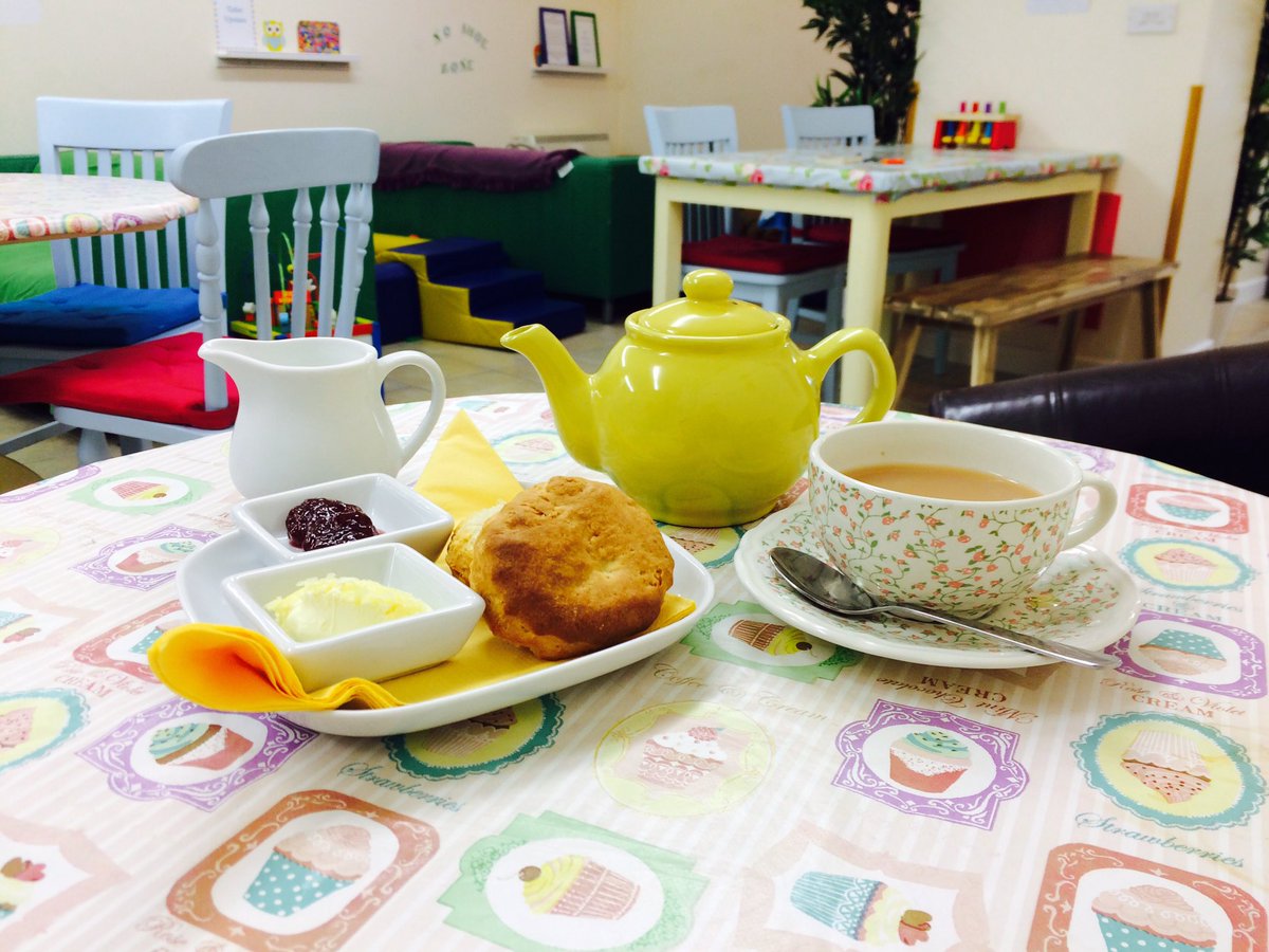 CamomileCafe's tweet photo. Perfect day for a crime tea in the cafe! #Corsham #creamtea #sunnyday https://t.co/grXnAQqgXJ