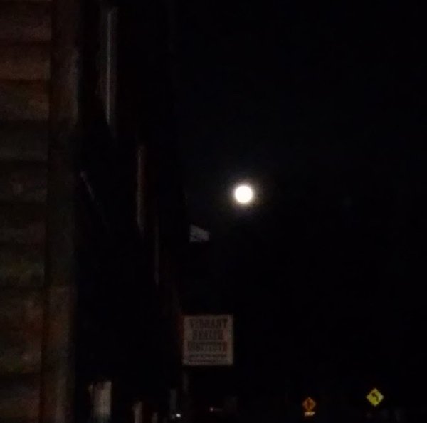 VibrantHealthI's tweet photo. Beautiful shot of the #fullmoon over our building last night. Saying goodbye to guests today and hello to new ones! https://t.co/9w8CTMQlX3