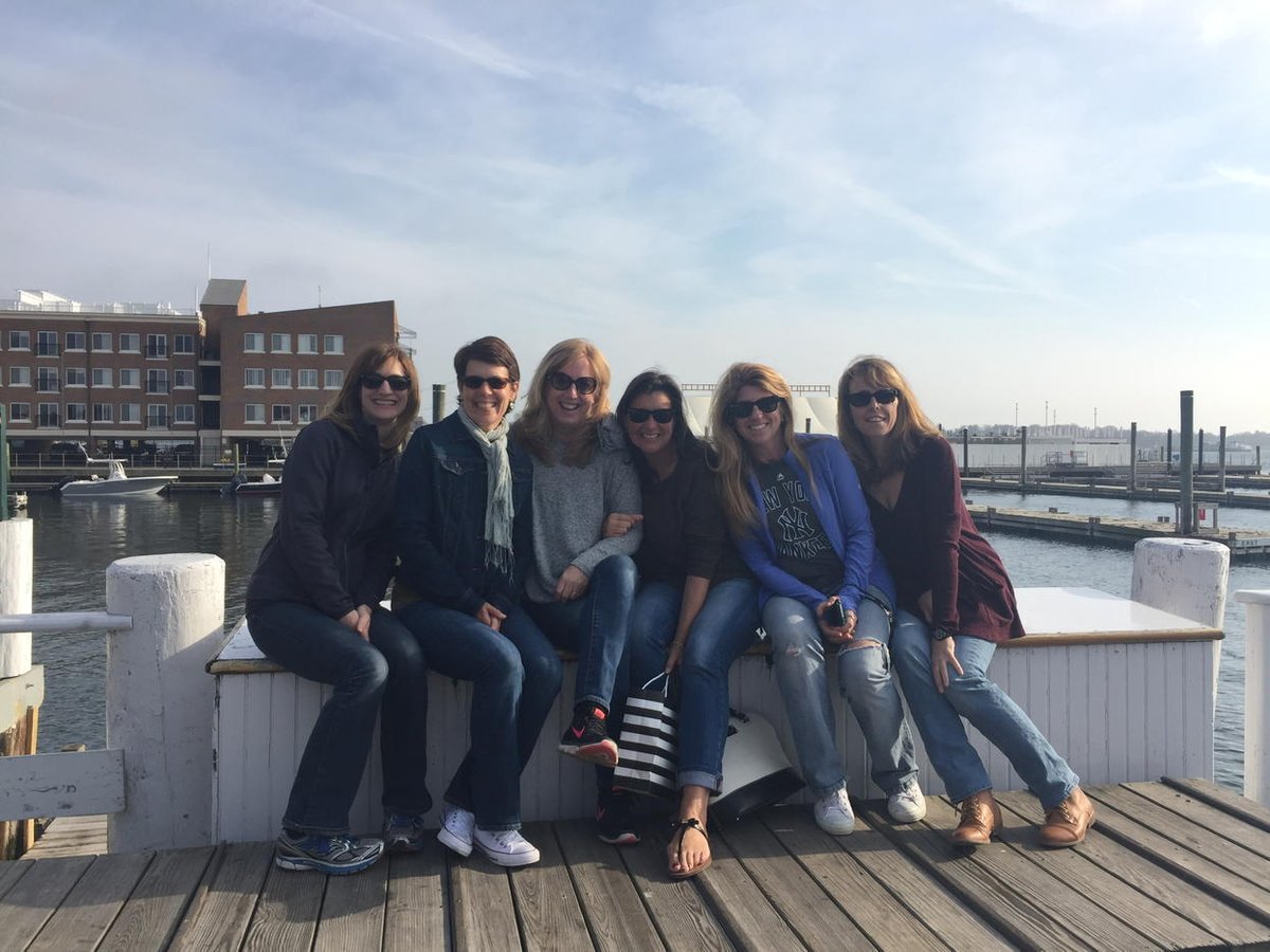 AprilJStark1's tweet photo. Ocean air! #newportfun https://t.co/tVTTdTnM7F