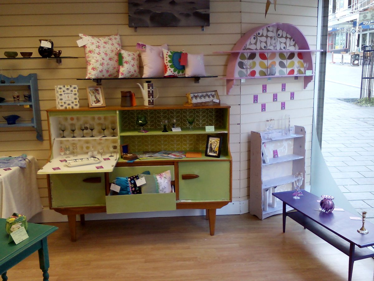jd3065's tweet photo. Make someone happy 20%off glass&furniture #downsiedoup @caroldowneso @ColwynBayDaily @IShopinWales @bikelikeagirlUK https://t.co/5xdKSjL7jx