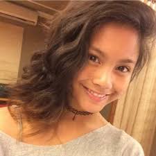maryX_chris's tweet photo. sino ang maganda coment lang kayo hah https://t.co/f2fYDmSEQc