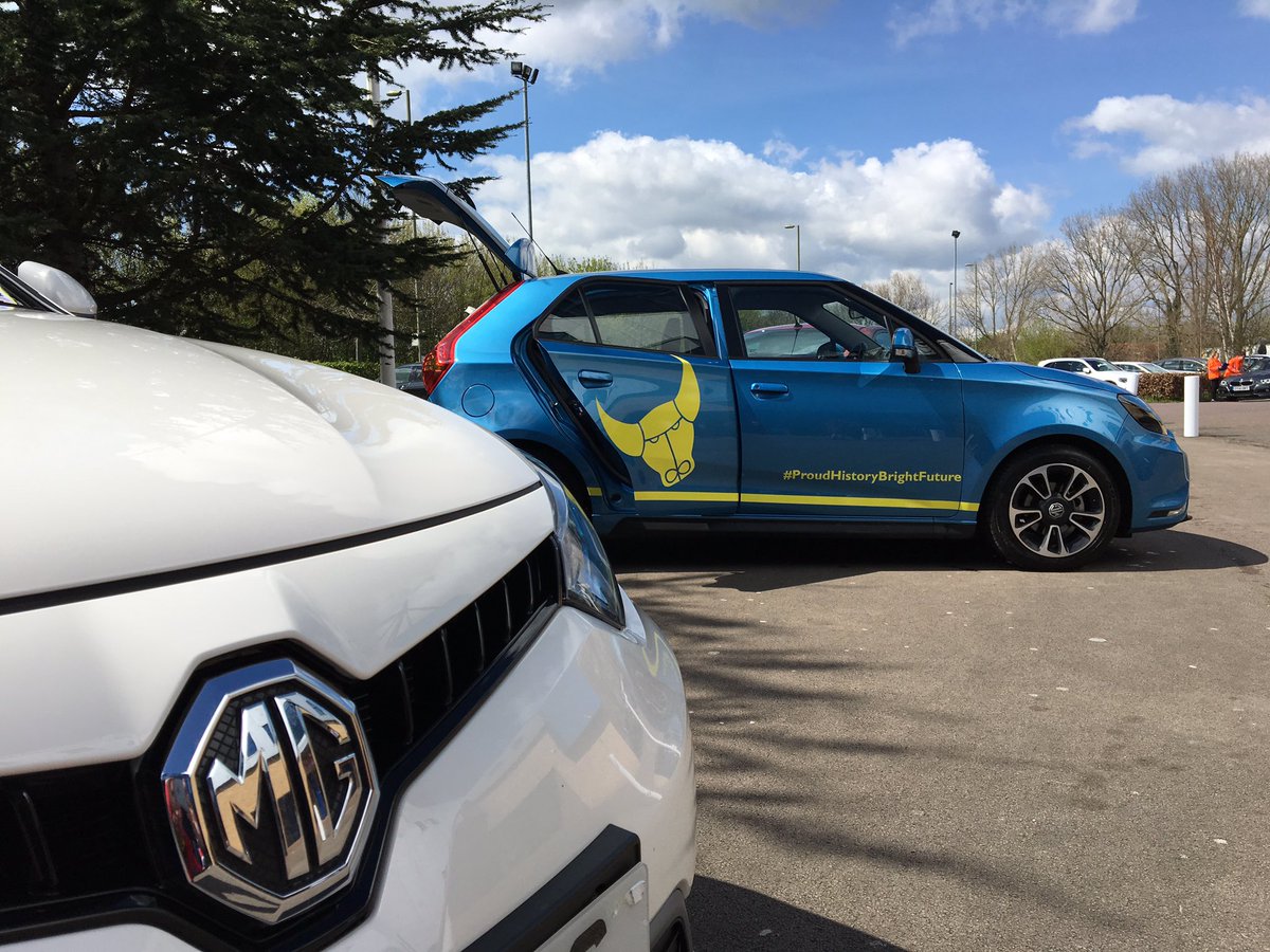 MGmotor's tweet photo. We're here @OUFCOfficial gathering leads for @teamcounty #BicesterMG. Good luck this afternoon #OUFC https://t.co/YctaWjk3U8