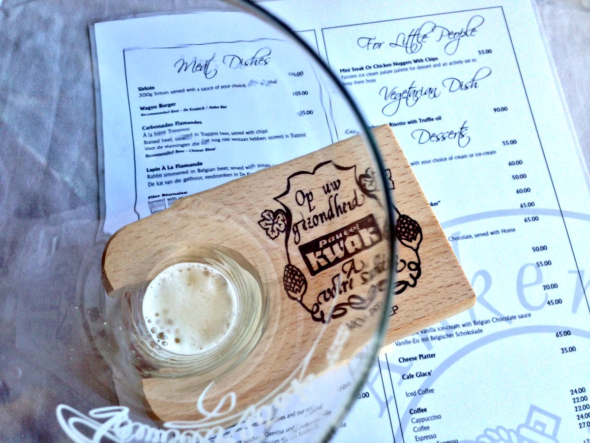 ILoveFoodiesCT's tweet image. Bone marrow, lobster bisque, and Belgian Kwak to get the @den_anker show on the road.What a combination of flavours!