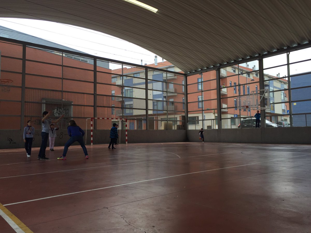 En un lugar de Arroyo, de cuyo nombre no quiero acordarme, los niños se lo están pasando en grande.