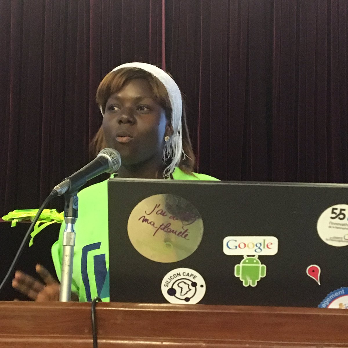 griio_'s tweet photo. #wtmac — @PouchSympa nous parle du framework #bootstrap. https://t.co/qgWaILuWqW