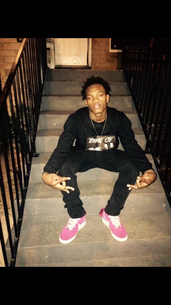 Mikeizzle014's tweet photo. Today Is the day , that I will be carrying out my solider 💂🏾😭🙏🏾❤️ , FlyHighSlugg🙇🏽 LoveYouBrudda😭😭😭 https://t.co/dV702vq93L