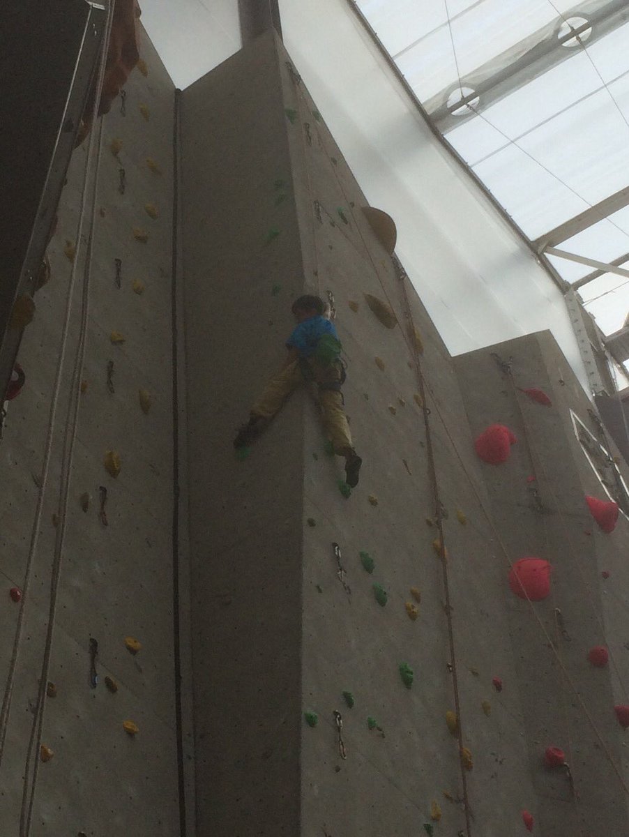 London_S_climb's tweet photo. Great efforts from Miles (B) @craggyclimb and Acer (E) @surreysummit on their second routes #ycsfinal https://t.co/e35u50S0tq