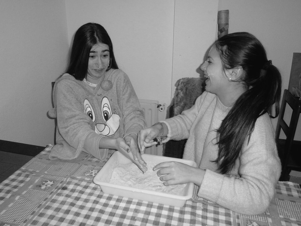patriciamooreno's tweet photo. mi día a día! Gracias x tanto en tan poco😻🙈❤ @muriel_loredo 
#sencillaperocroqueta #bechamel #bechamelmucho https://t.co/DH4P32SF4L