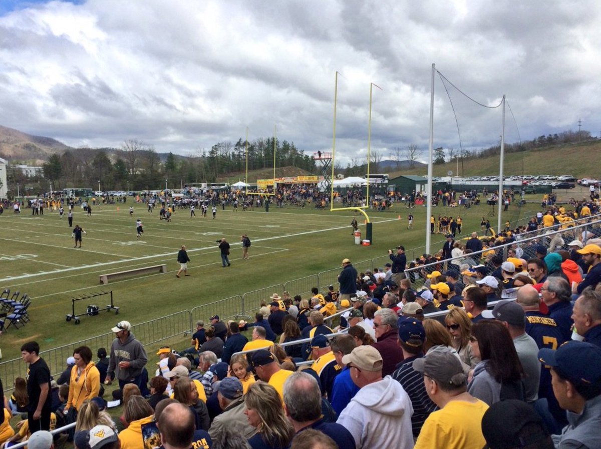 GoldAndBlueNtn's tweet photo. GAME RECAP: #WVU Offense Prevails in 2016 Gold-Blue Spring Game https://t.co/H9dMM2XbAl https://t.co/FpccQUuRYA