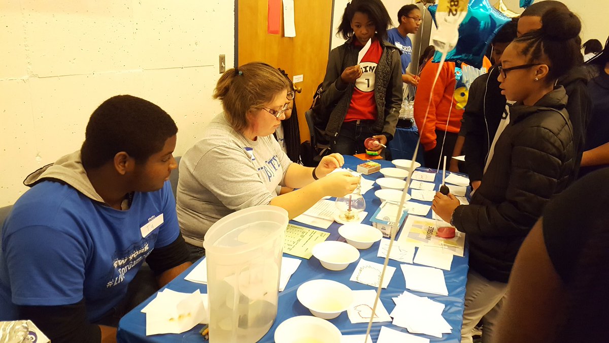 DrT_1913's tweet photo. Invisible ink demonstration! #STEM #chemistry #Science @UBSTEM @UBSTEP_SUNY @AckerScholars https://t.co/5GQd0Vpgs3