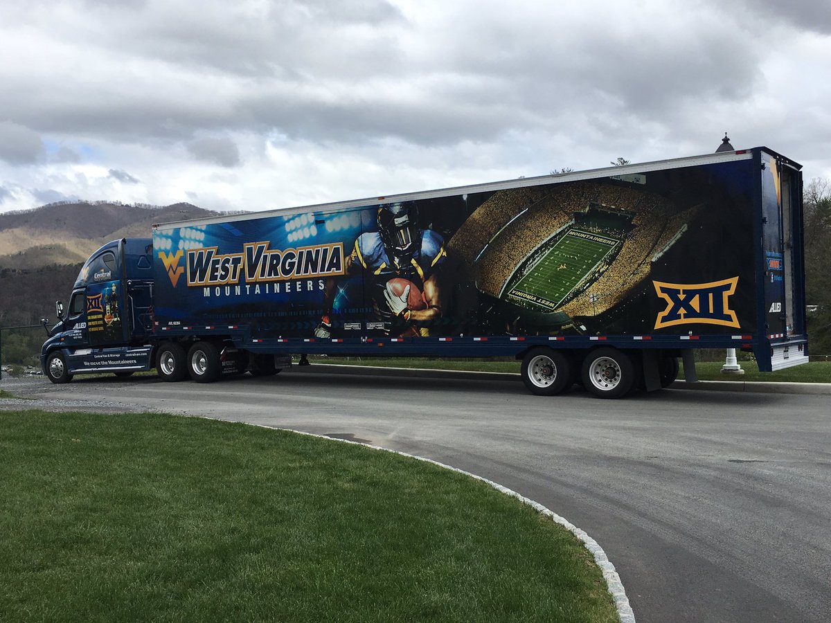 WVU_MAC's tweet photo. Thanks to everyone that came to @The_Greenbrier for @WVUfootball Gold-Blue spring game. #HailWV #WVU https://t.co/m3JKInudCg
