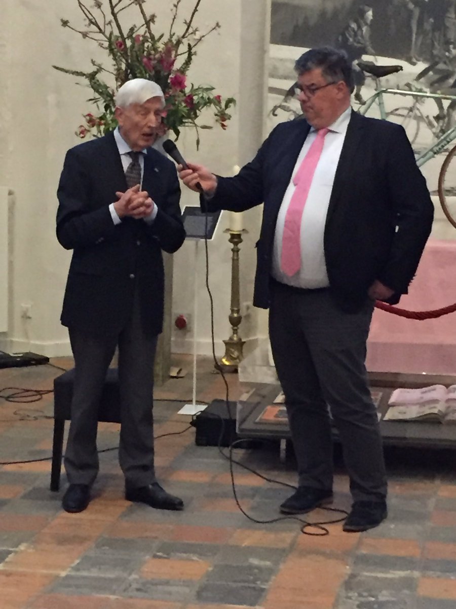 benvanhees's tweet photo. Burgemeester Bruls interviewd oud premier van Agt over geloof en wielrennen in de Marienburg kapel https://t.co/4gCPa7Fhj1