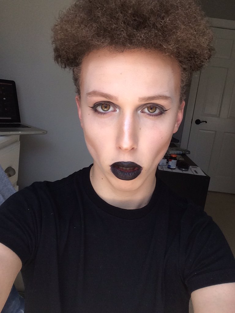 GenericBadQueen's tweet image. If I wore this on the black and white runway I would be in the bottom two and @ThorgyThor would of stayed 😩💦