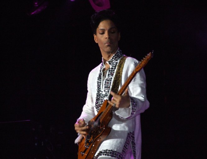 Radio #Prince : 3 heures entièrement dédiées au Kid de Minneapolis sur Nova,  21h-minuit j.mp/ecoutenova