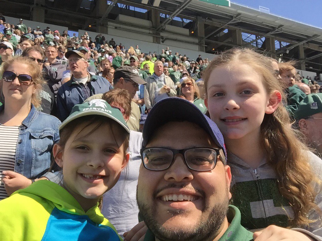 chazcarrillo's tweet photo. #gogreen https://t.co/1kutsX6hHK