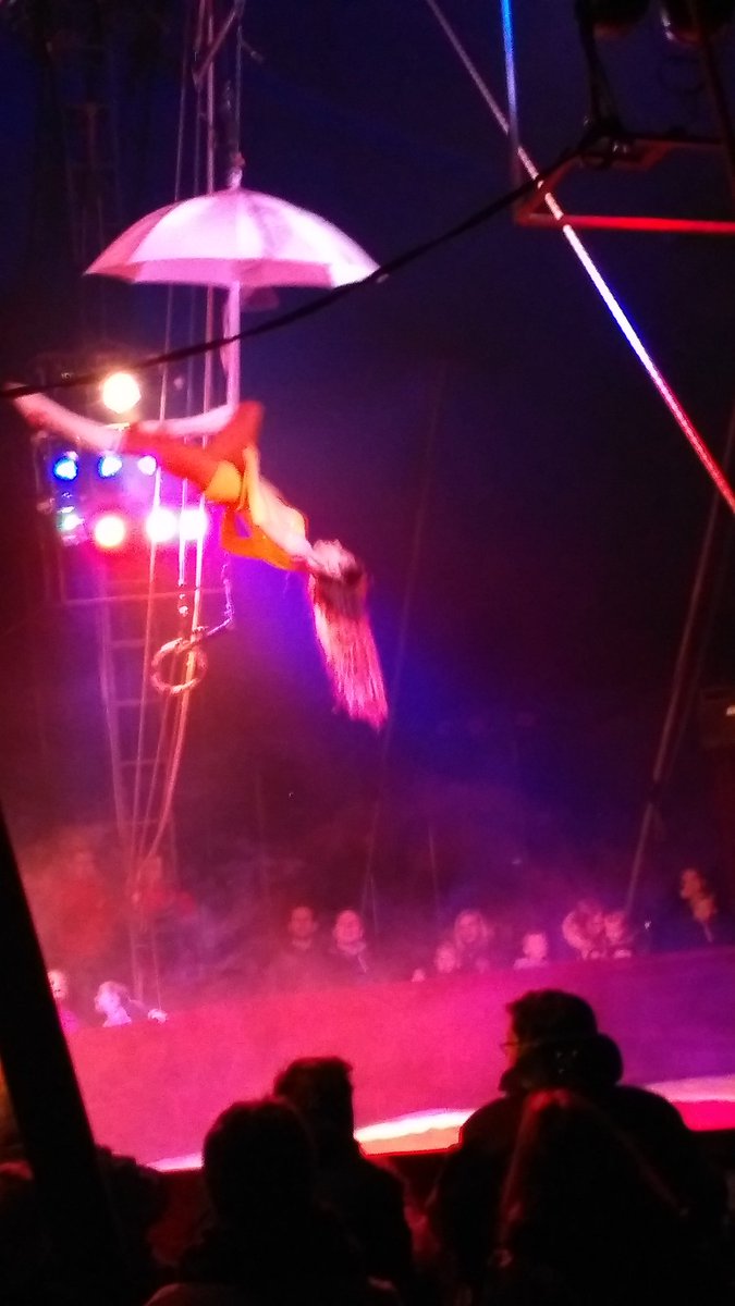 Jeroenvtiel's tweet photo. Zeer vermakelijke voorstelling van het #MagicCircuscom in #Stadshagen gehad. Kids hebben genoten.👍😉💪 #Clown #Jofri https://t.co/OcXFdQJtNg