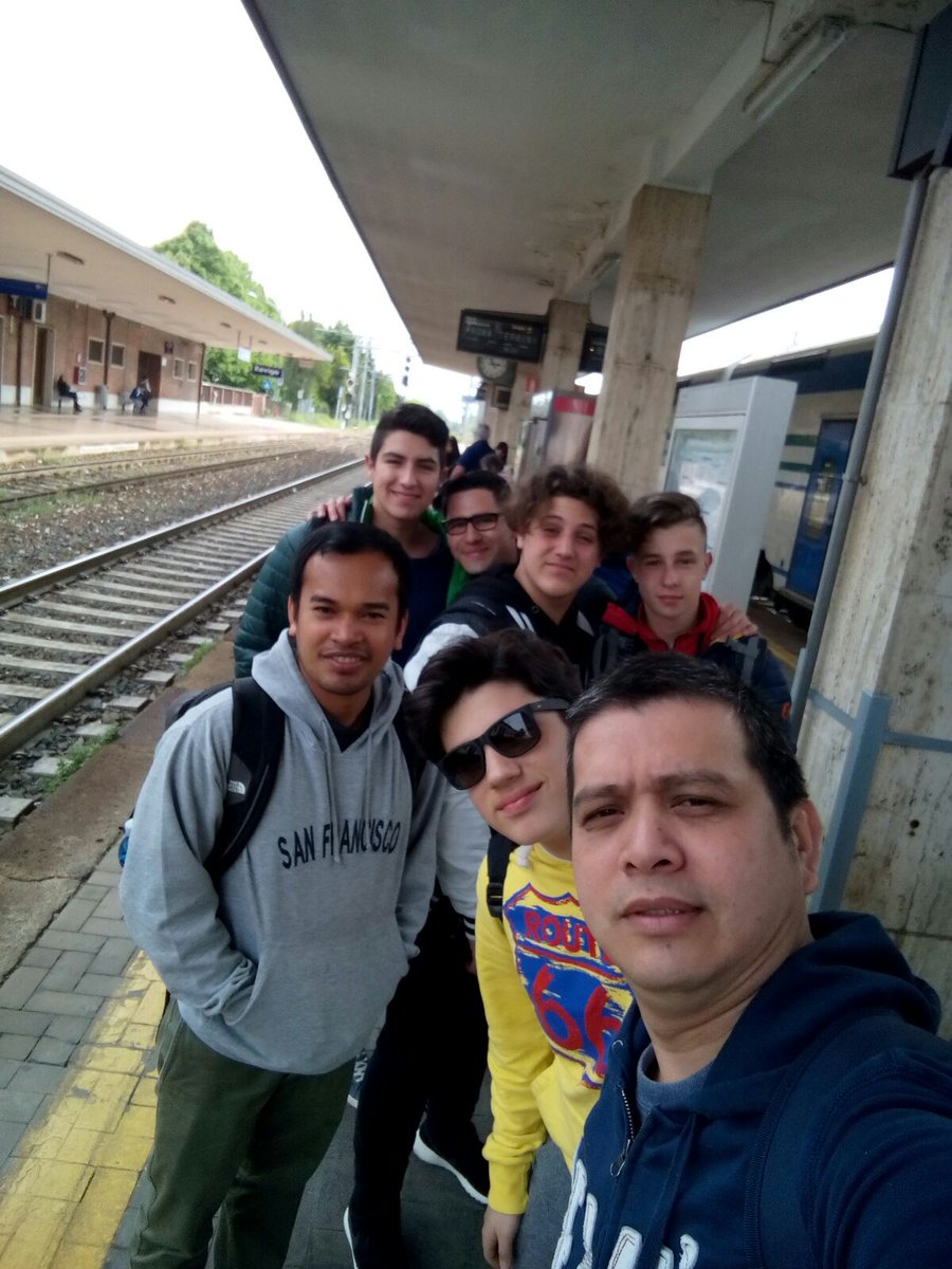 PatronatoSPioX's tweet photo. Siamo partiti per #Roma. Anche noi al #GiubileoRagazzi. #canossiani #Cavarzere https://t.co/53KkBY796w