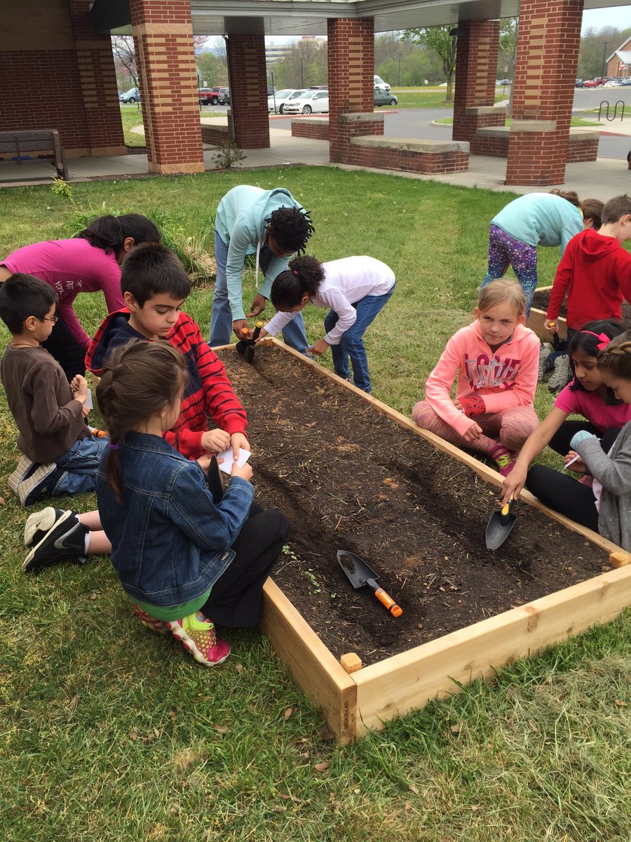 Kelly_Houpt's tweet photo. The garden is growing! Added herbs and more beets. #GATESpace #EasternWCPS #WCPSMD #growgardengrow https://t.co/JK3ORHTQ0y