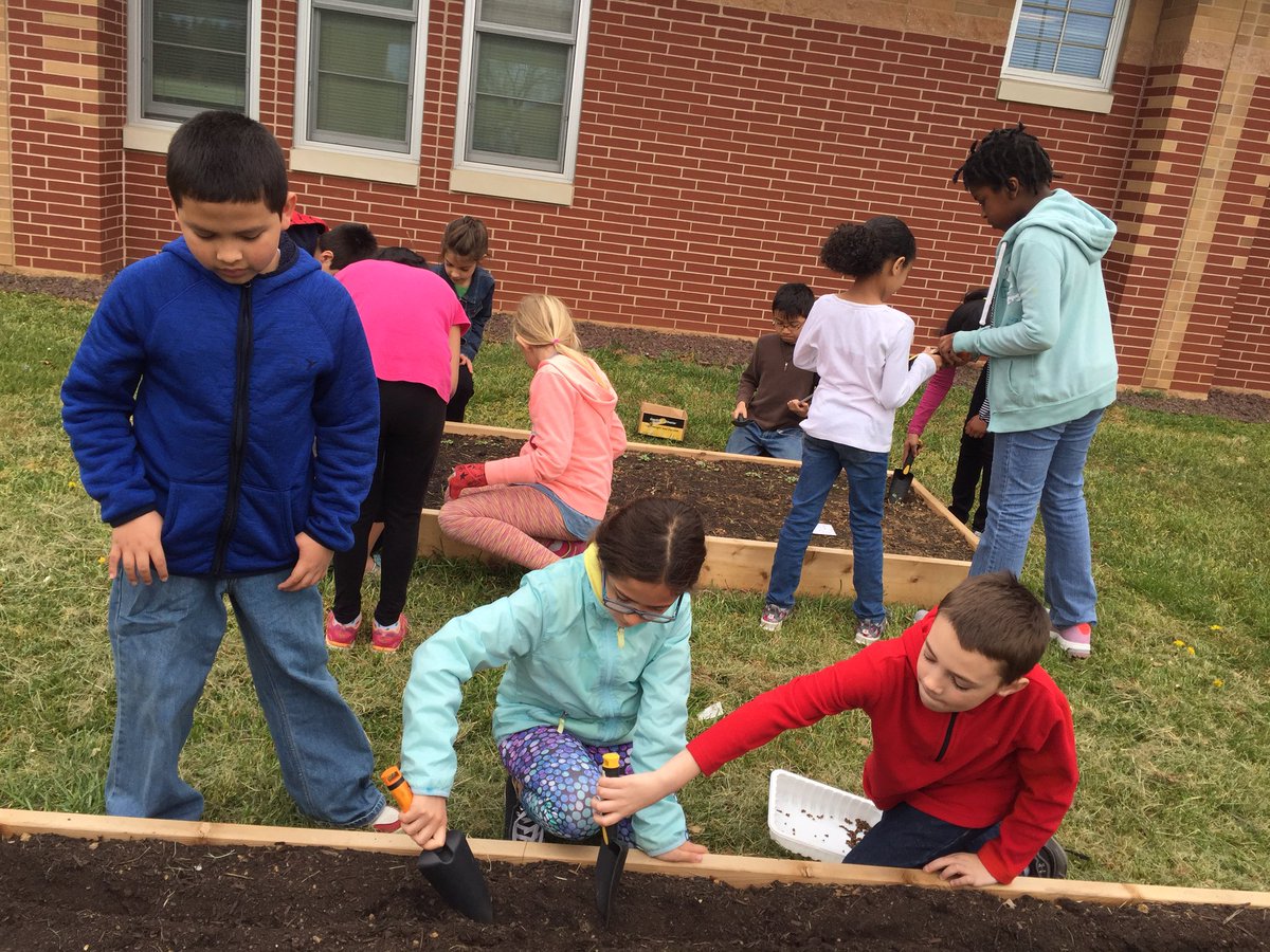Kelly_Houpt's tweet photo. The garden is growing! Added herbs and more beets. #GATESpace #EasternWCPS #WCPSMD #growgardengrow https://t.co/JK3ORHTQ0y